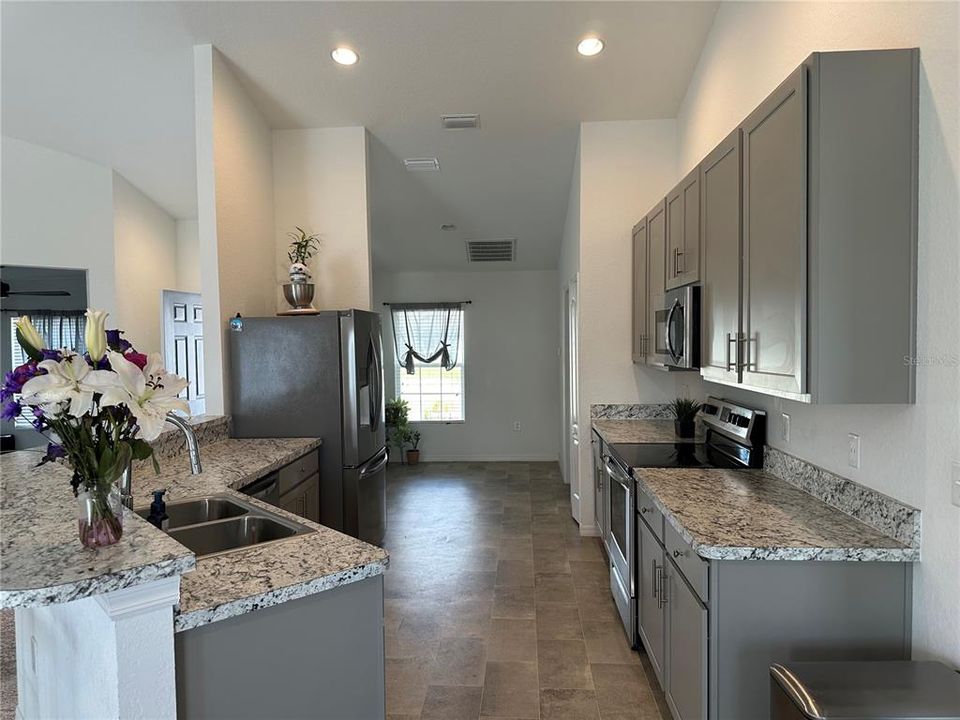 For Sale: $300,000 (3 beds, 2 baths, 1804 Square Feet)