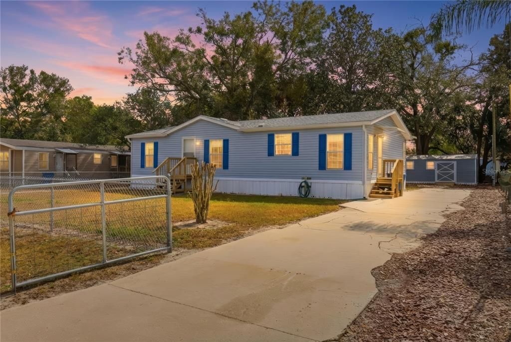 Recently Sold: $210,000 (3 beds, 2 baths, 1344 Square Feet)