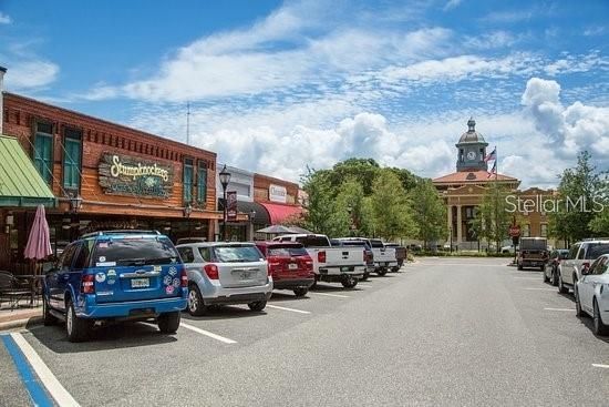 Под контрактом: $229,900 (3 спален, 2 ванн, 1259 Квадратных фут)