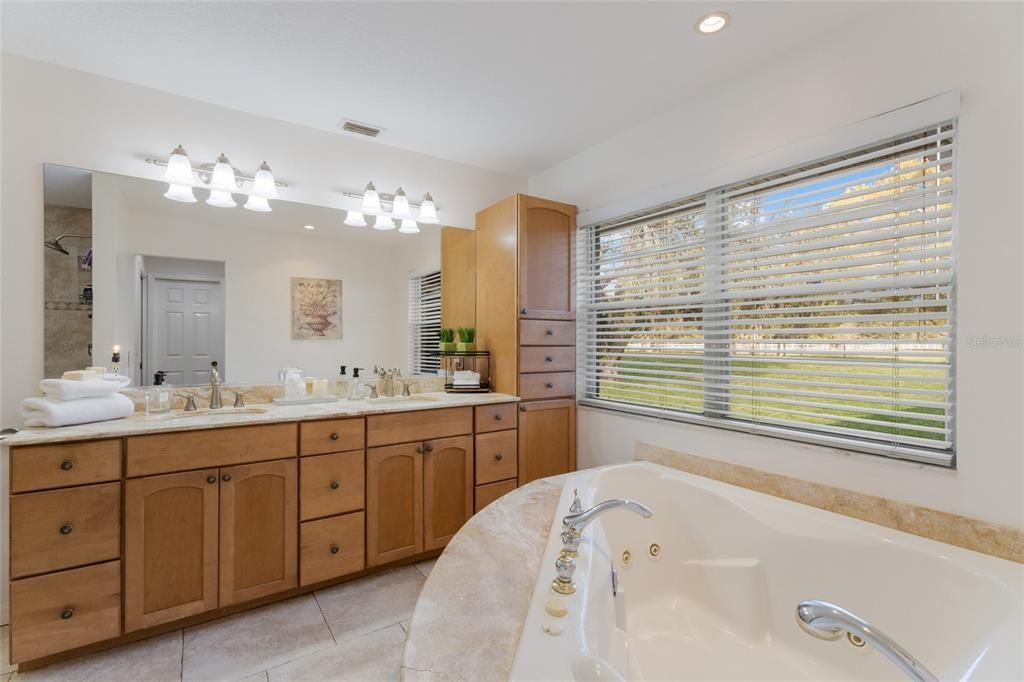 En Venta: $1,899,500 (6 camas, 5 baños, 4277 Pies cuadrados)