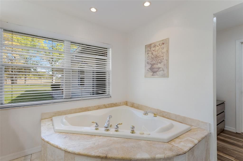 En Venta: $1,899,500 (6 camas, 5 baños, 4277 Pies cuadrados)