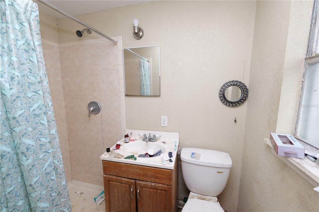 На продажу: $158,000 (3 спален, 1 ванн, 816 Квадратных фут)