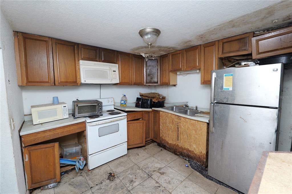 На продажу: $158,000 (3 спален, 1 ванн, 816 Квадратных фут)