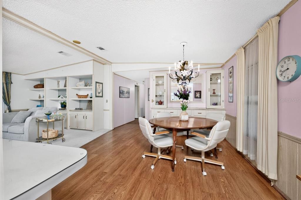 Activo con contrato: $119,900 (2 camas, 2 baños, 1296 Pies cuadrados)