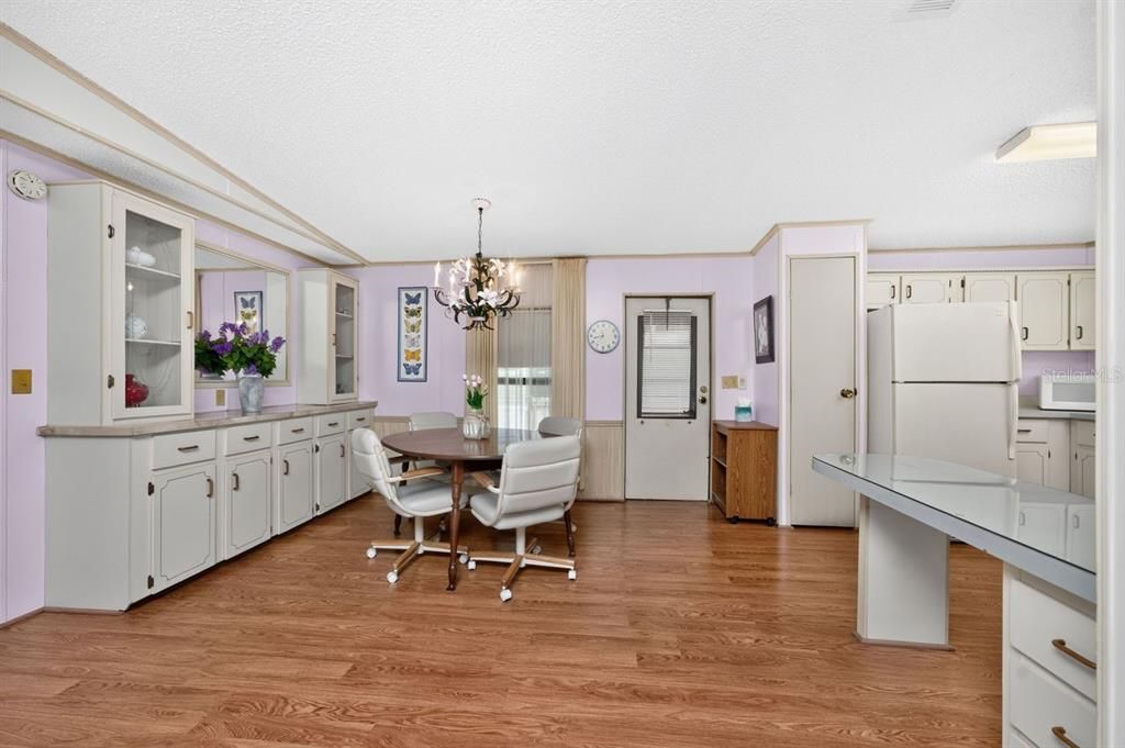 Activo con contrato: $119,900 (2 camas, 2 baños, 1296 Pies cuadrados)