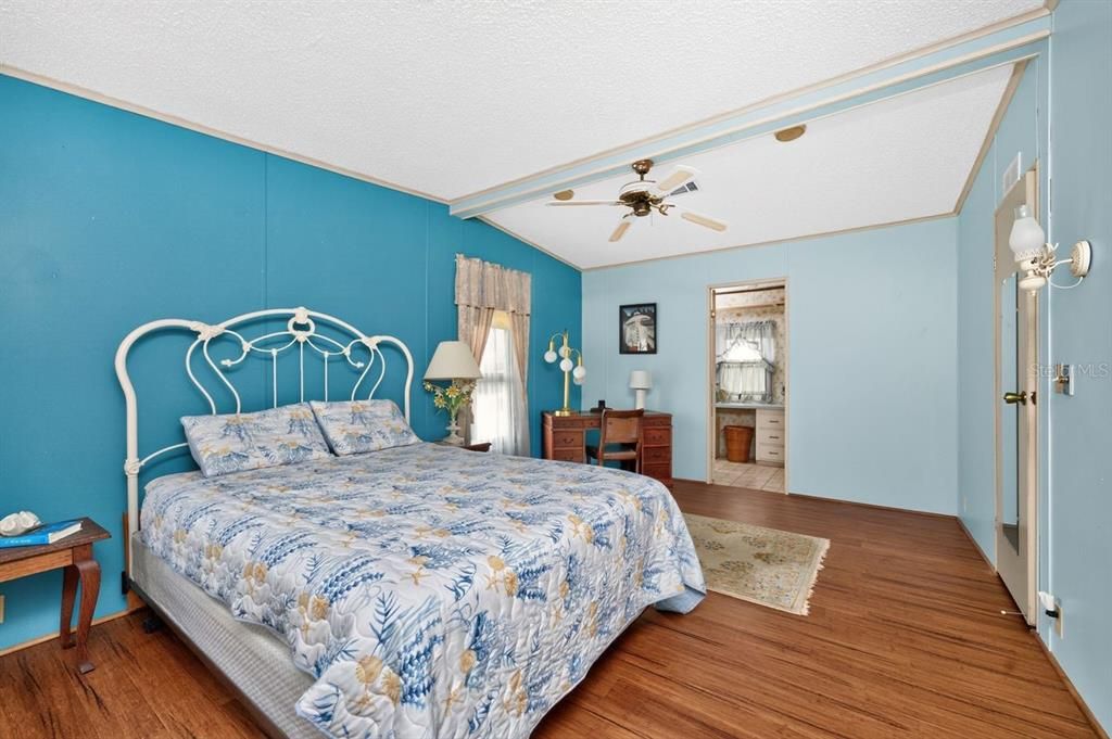 Activo con contrato: $119,900 (2 camas, 2 baños, 1296 Pies cuadrados)