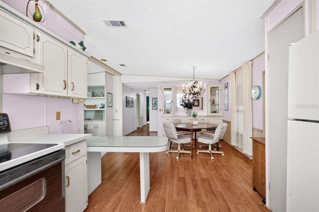 Activo con contrato: $119,900 (2 camas, 2 baños, 1296 Pies cuadrados)