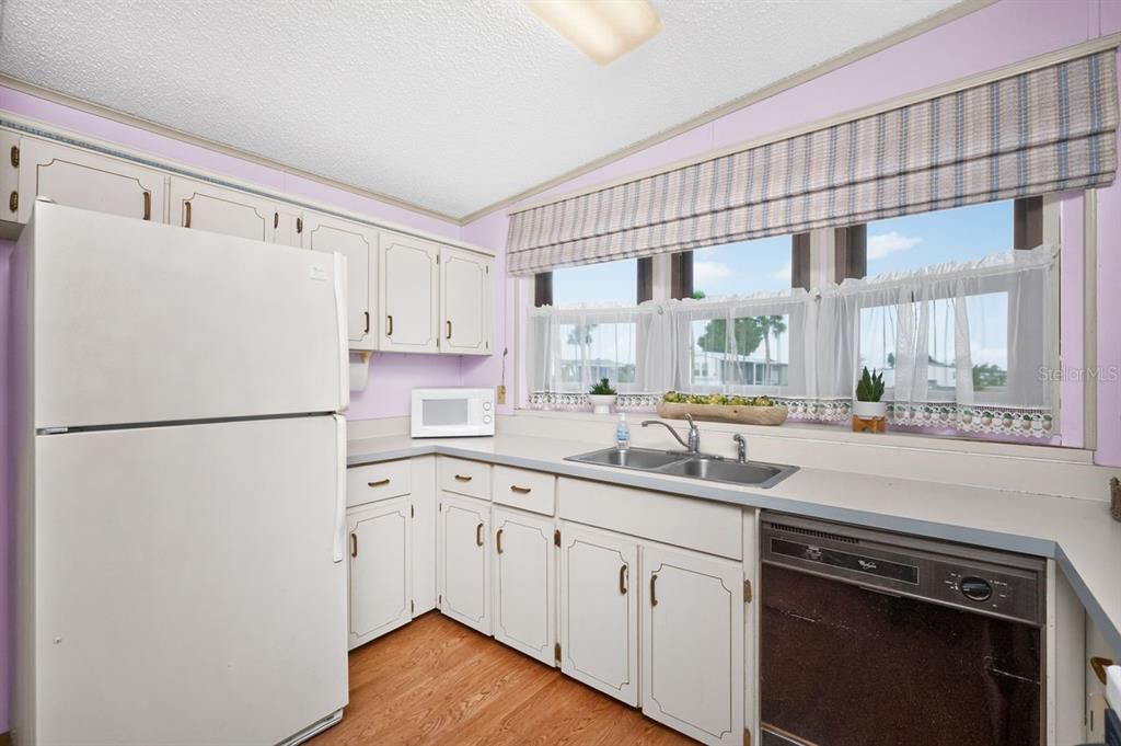 Activo con contrato: $119,900 (2 camas, 2 baños, 1296 Pies cuadrados)