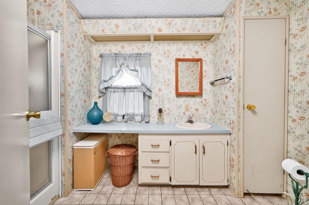 Activo con contrato: $119,900 (2 camas, 2 baños, 1296 Pies cuadrados)