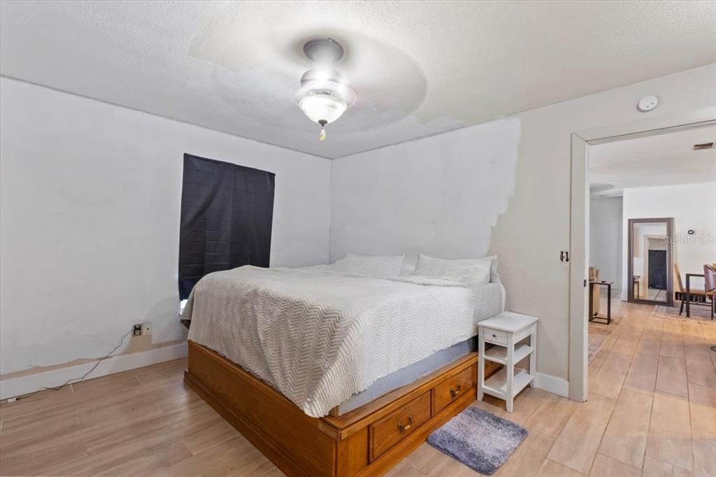 Activo con contrato: $235,000 (3 camas, 2 baños, 1216 Pies cuadrados)
