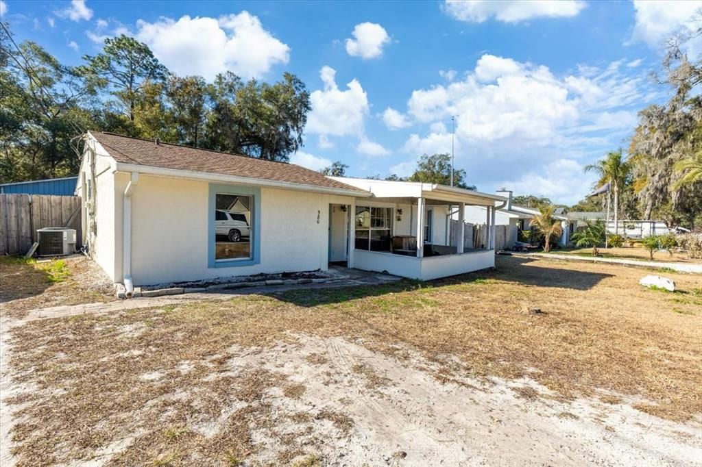 Activo con contrato: $235,000 (3 camas, 2 baños, 1216 Pies cuadrados)