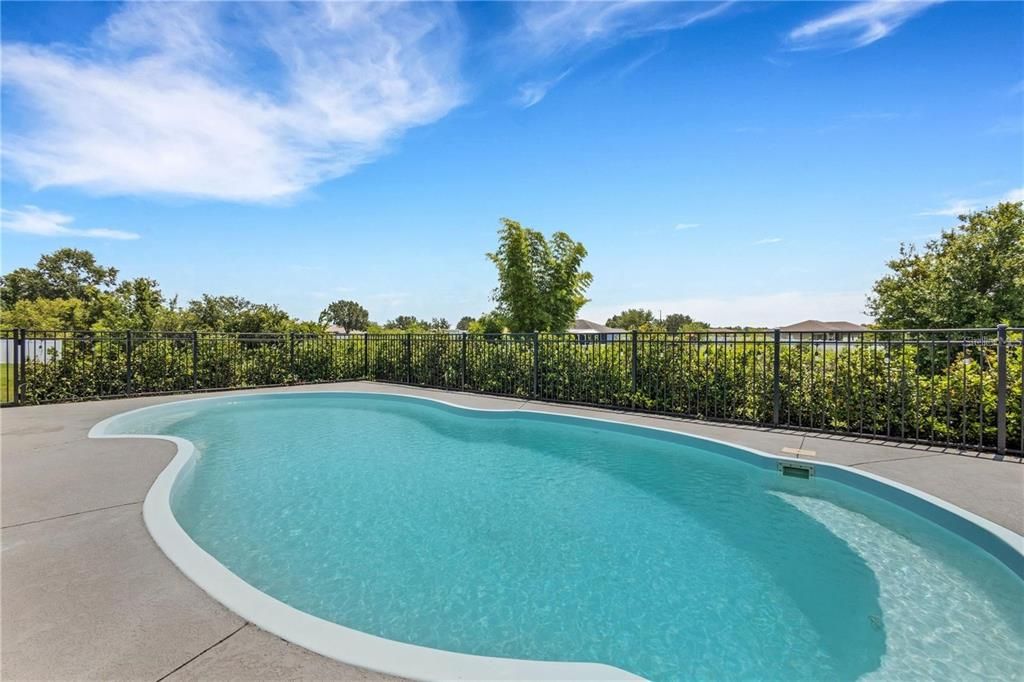 En Venta: $639,900 (4 camas, 3 baños, 2560 Pies cuadrados)