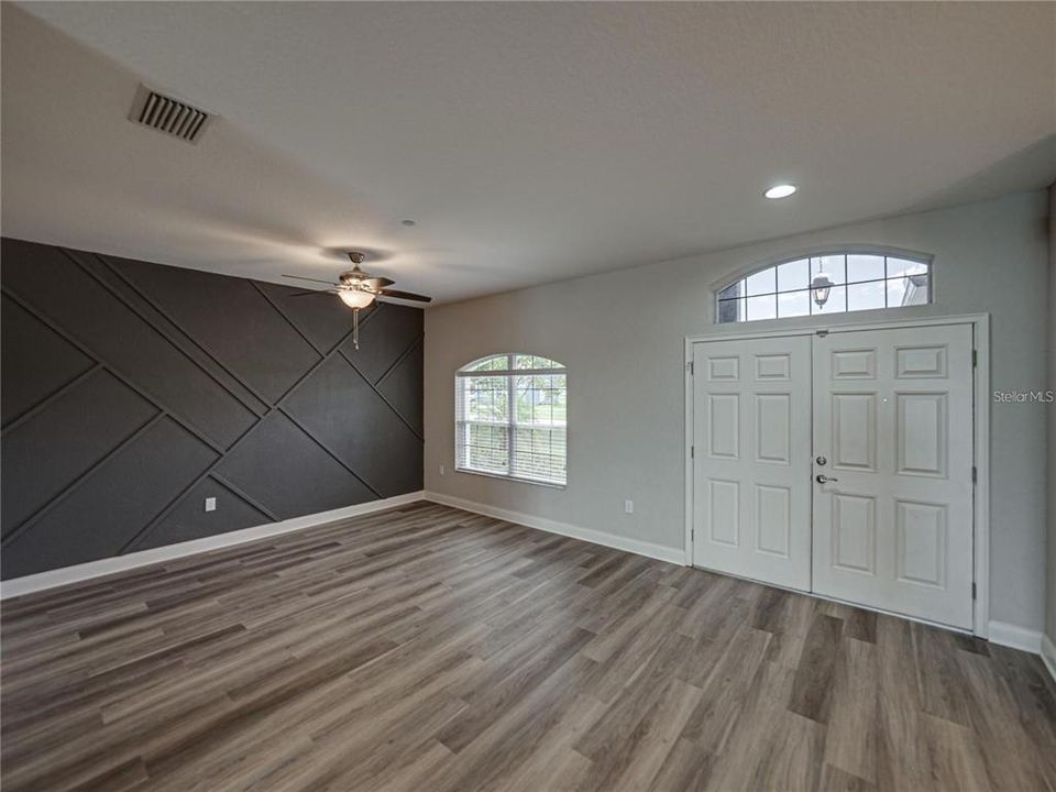 En Venta: $639,900 (4 camas, 3 baños, 2560 Pies cuadrados)