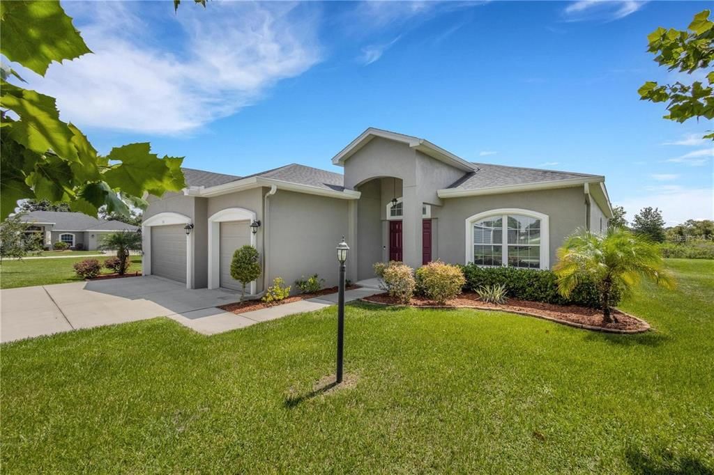 En Venta: $639,900 (4 camas, 3 baños, 2560 Pies cuadrados)