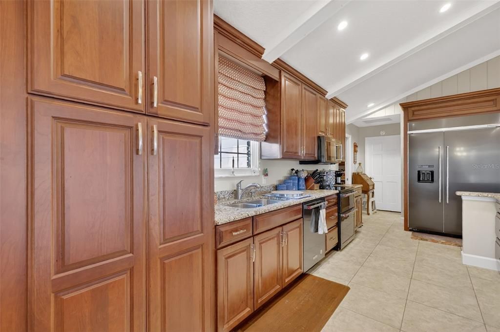 На продажу: $674,900 (3 спален, 2 ванн, 1900 Квадратных фут)