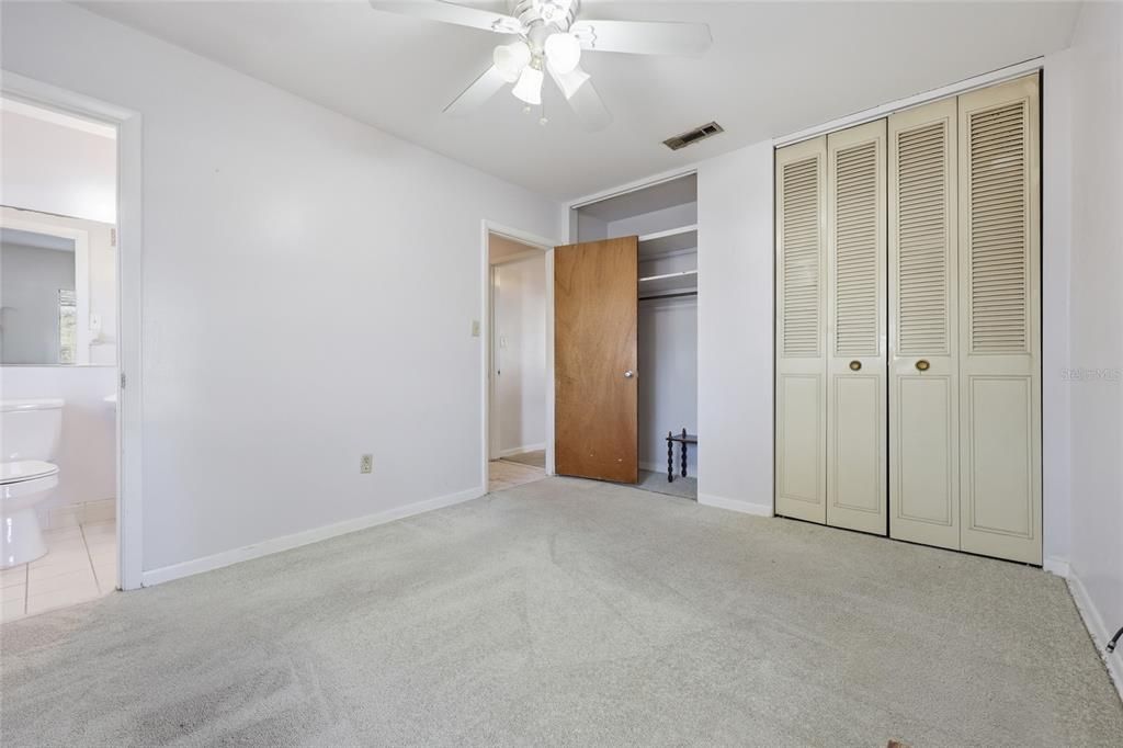 Activo con contrato: $200,000 (4 camas, 2 baños, 1639 Pies cuadrados)