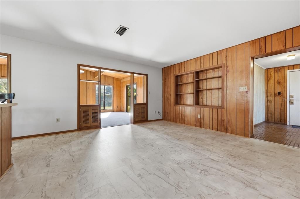 Activo con contrato: $200,000 (4 camas, 2 baños, 1639 Pies cuadrados)