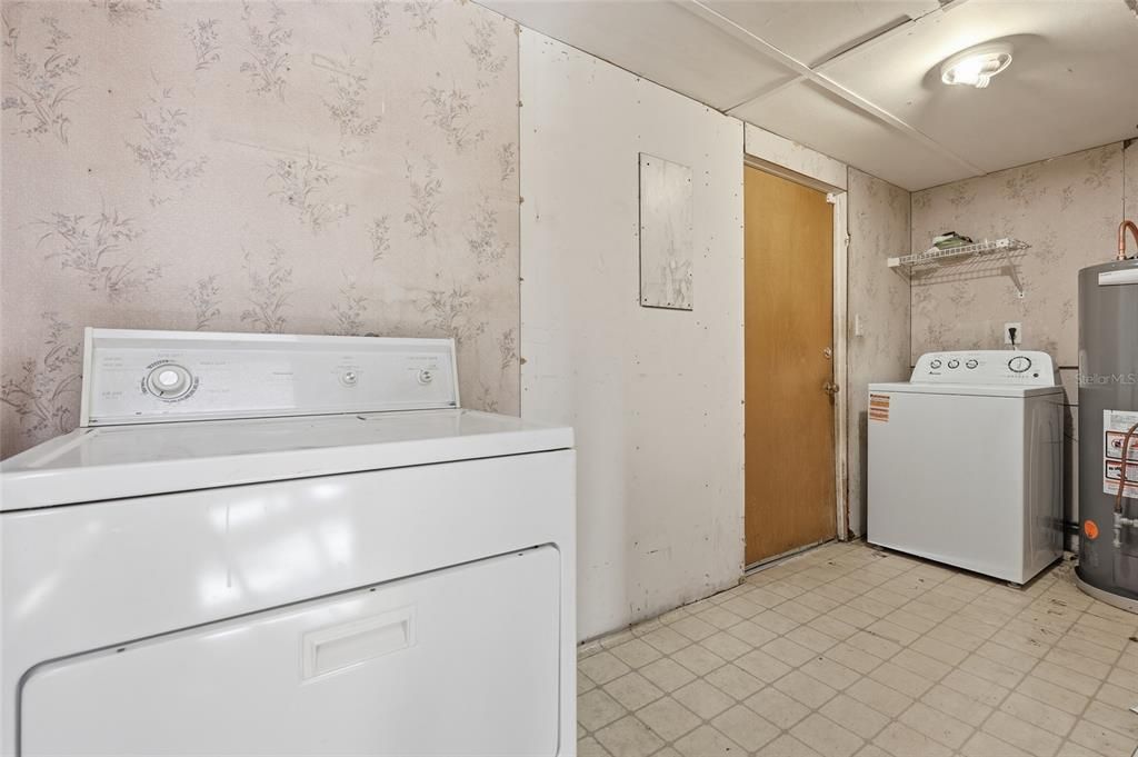 Activo con contrato: $200,000 (4 camas, 2 baños, 1639 Pies cuadrados)