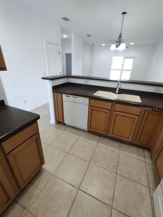 В аренду: $1,300 (2 спален, 2 ванн, 1143 Квадратных фут)
