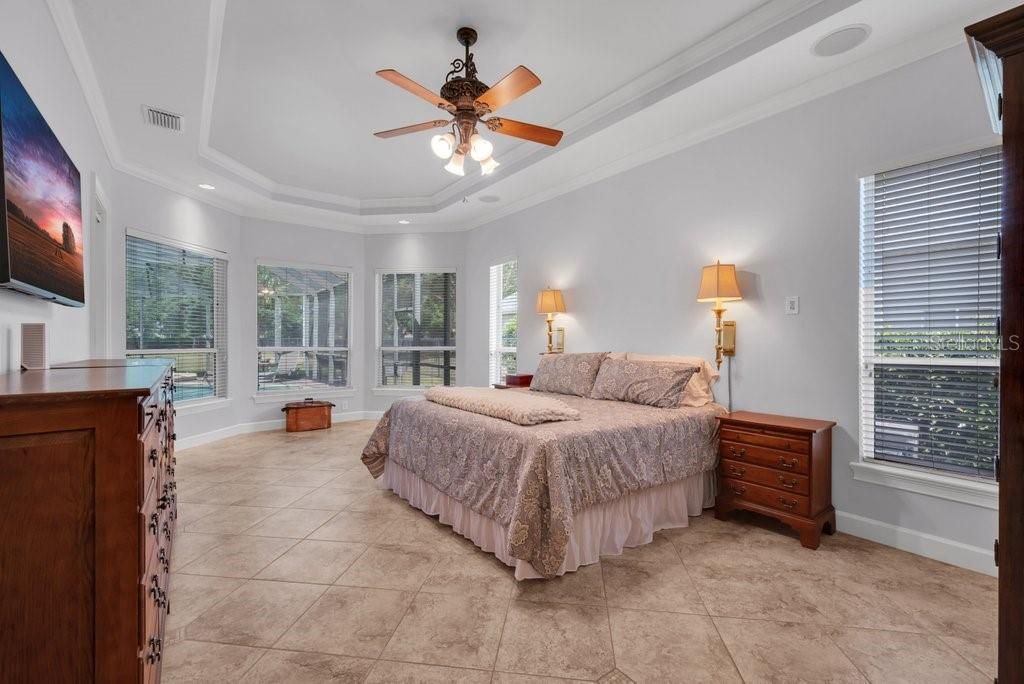 Activo con contrato: $1,175,000 (5 camas, 5 baños, 4143 Pies cuadrados)