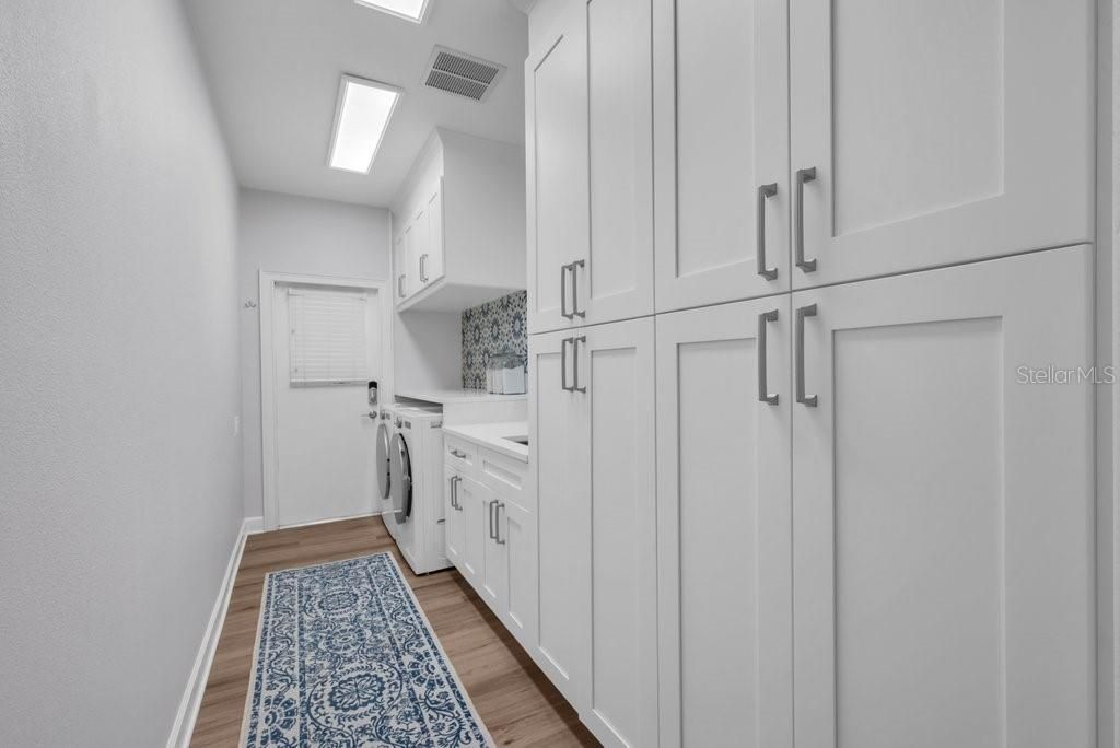 Activo con contrato: $1,175,000 (5 camas, 5 baños, 4143 Pies cuadrados)