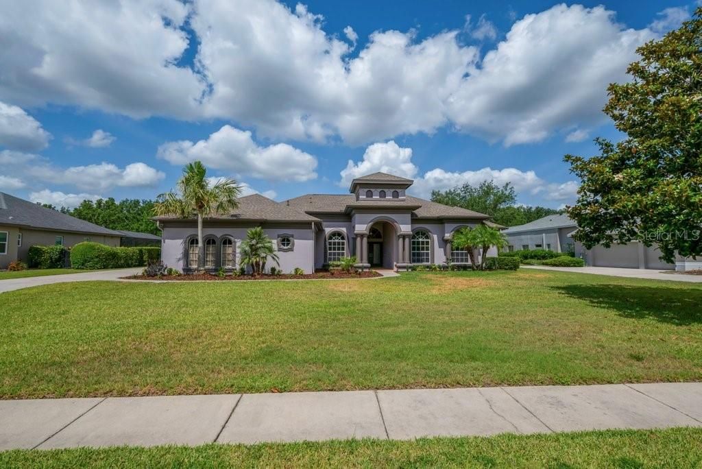 Activo con contrato: $1,175,000 (5 camas, 5 baños, 4143 Pies cuadrados)