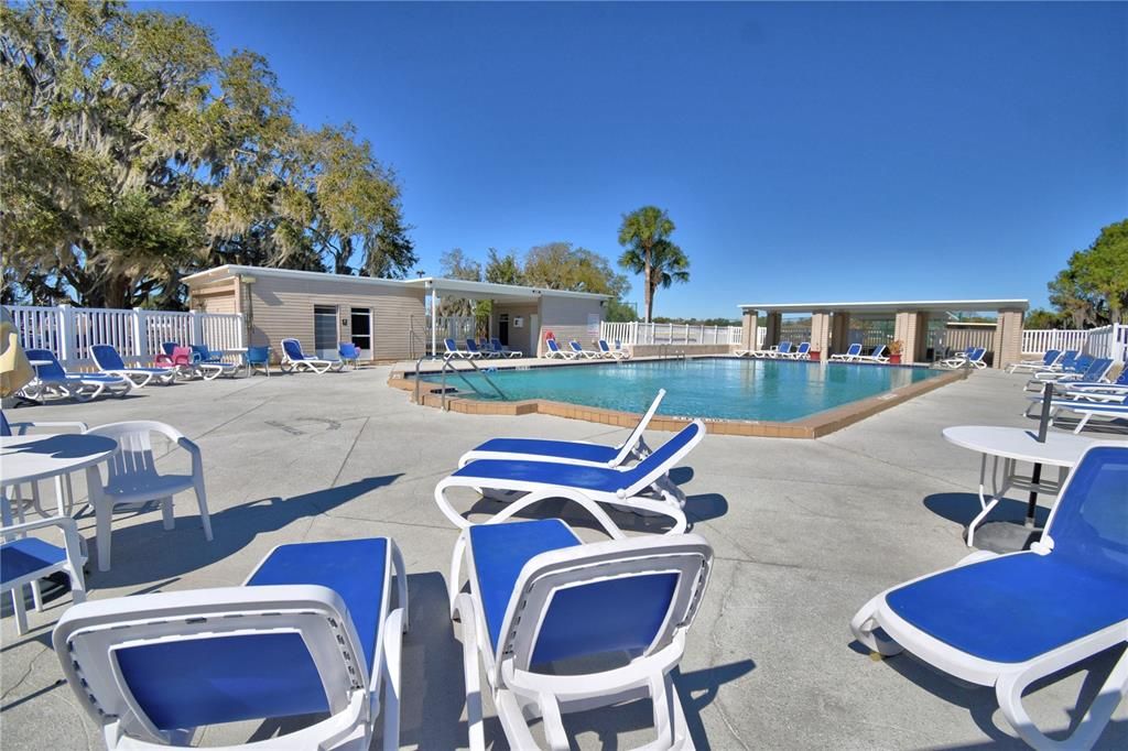 For Sale: $107,000 (1 beds, 1 baths, 648 Square Feet)