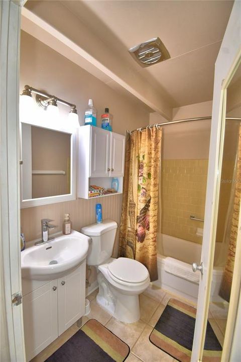 For Sale: $107,000 (1 beds, 1 baths, 648 Square Feet)