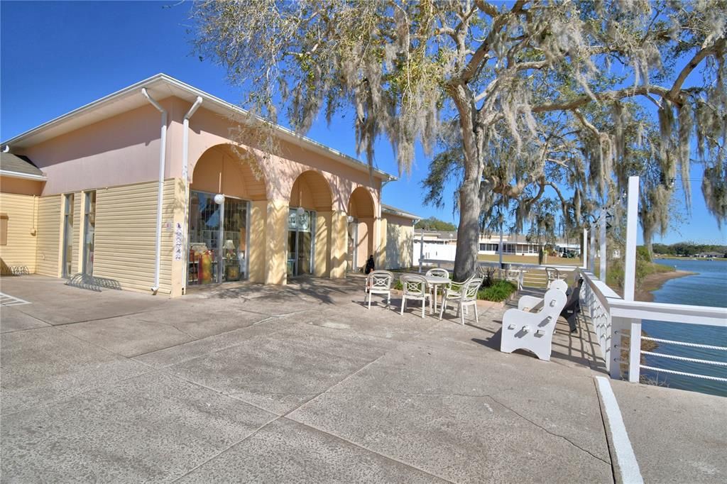 For Sale: $107,000 (1 beds, 1 baths, 648 Square Feet)