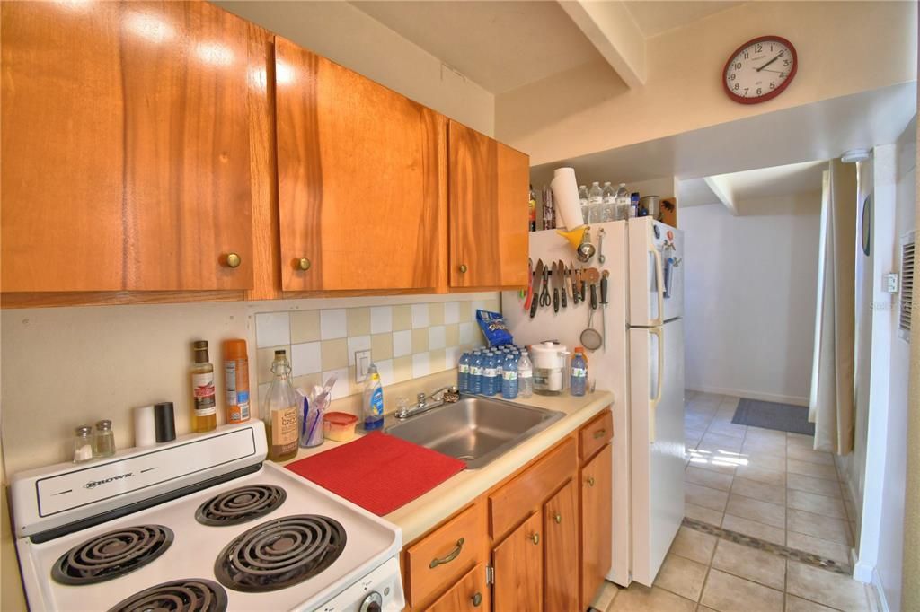 For Sale: $107,000 (1 beds, 1 baths, 648 Square Feet)