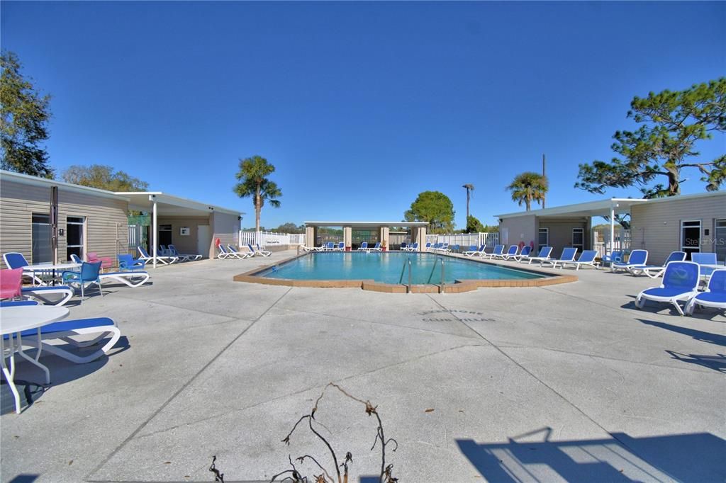 For Sale: $107,000 (1 beds, 1 baths, 648 Square Feet)