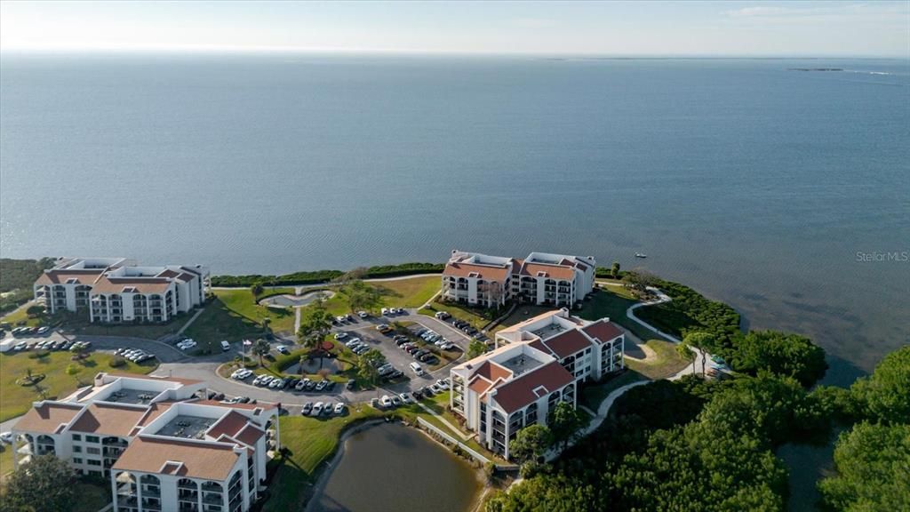 For Sale: $299,999 (1 beds, 1 baths, 968 Square Feet)