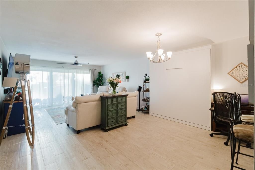 For Sale: $299,999 (1 beds, 1 baths, 968 Square Feet)