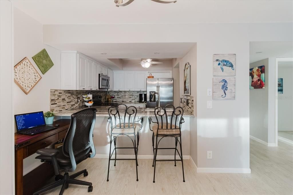 For Sale: $299,999 (1 beds, 1 baths, 968 Square Feet)