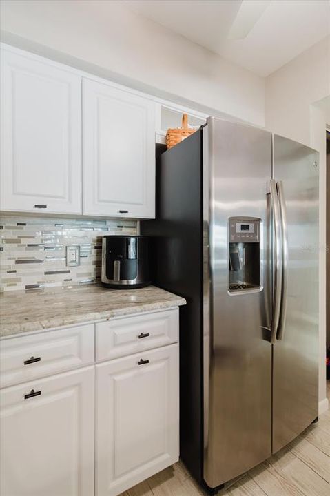 For Sale: $299,999 (1 beds, 1 baths, 968 Square Feet)