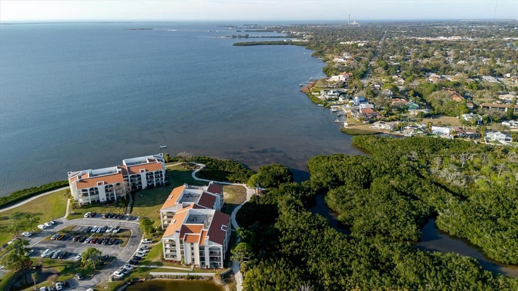 For Sale: $299,999 (1 beds, 1 baths, 968 Square Feet)