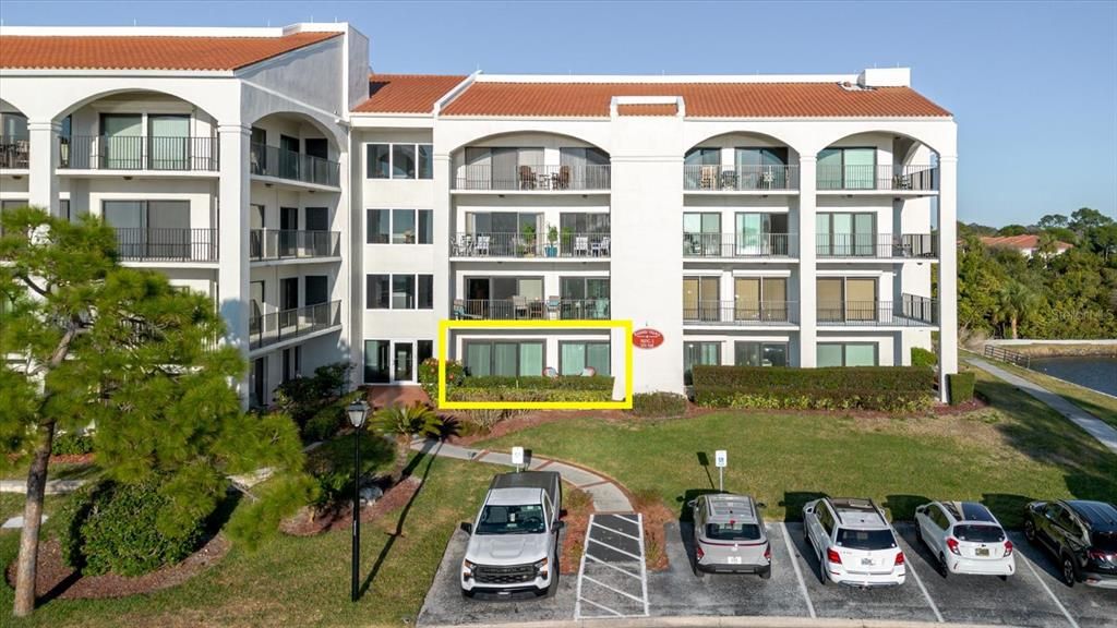 For Sale: $299,999 (1 beds, 1 baths, 968 Square Feet)