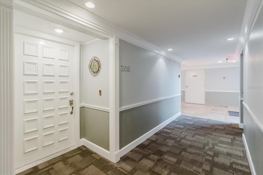 For Sale: $299,999 (1 beds, 1 baths, 968 Square Feet)