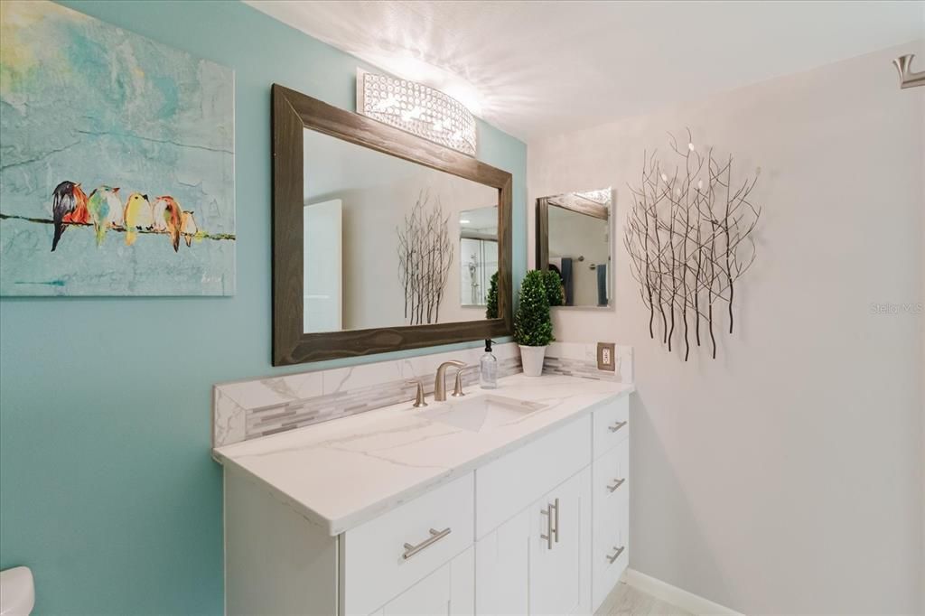 For Sale: $299,999 (1 beds, 1 baths, 968 Square Feet)
