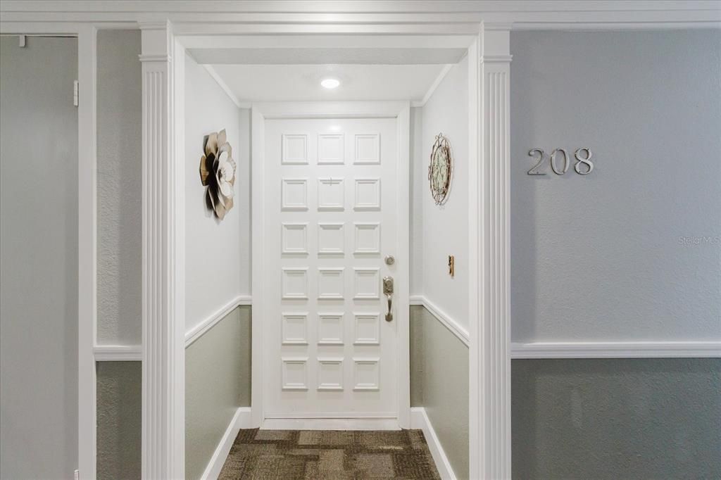 For Sale: $299,999 (1 beds, 1 baths, 968 Square Feet)