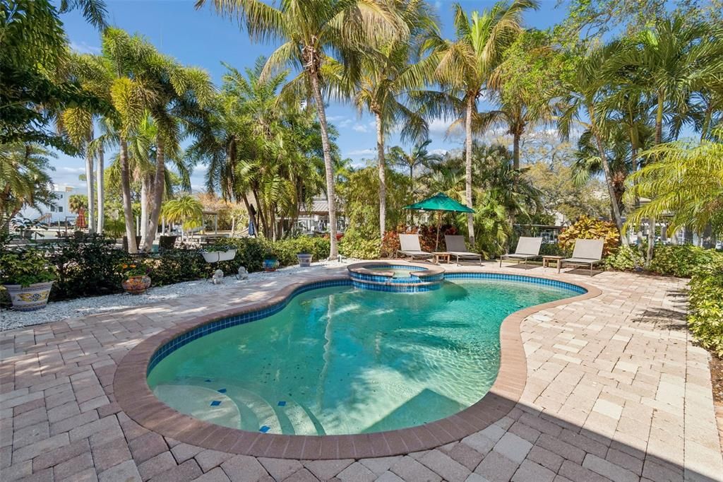 En Venta: $4,495,000 (5 camas, 5 baños, 5325 Pies cuadrados)