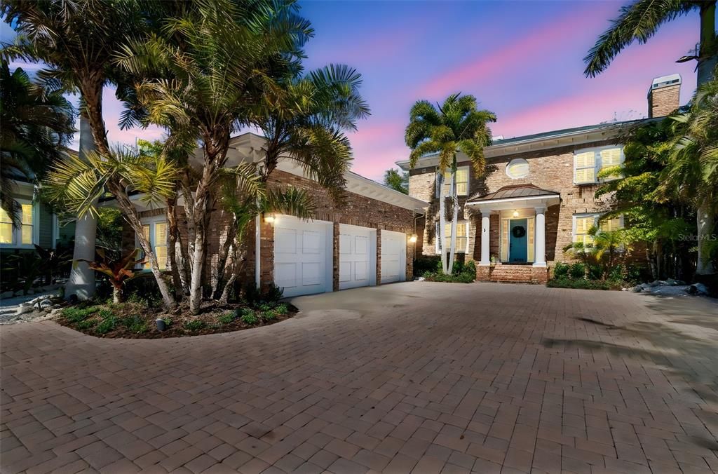 En Venta: $4,495,000 (5 camas, 5 baños, 5325 Pies cuadrados)