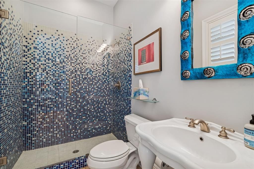 En Venta: $4,495,000 (5 camas, 5 baños, 5325 Pies cuadrados)