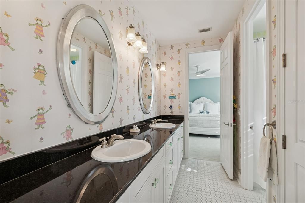 En Venta: $4,495,000 (5 camas, 5 baños, 5325 Pies cuadrados)