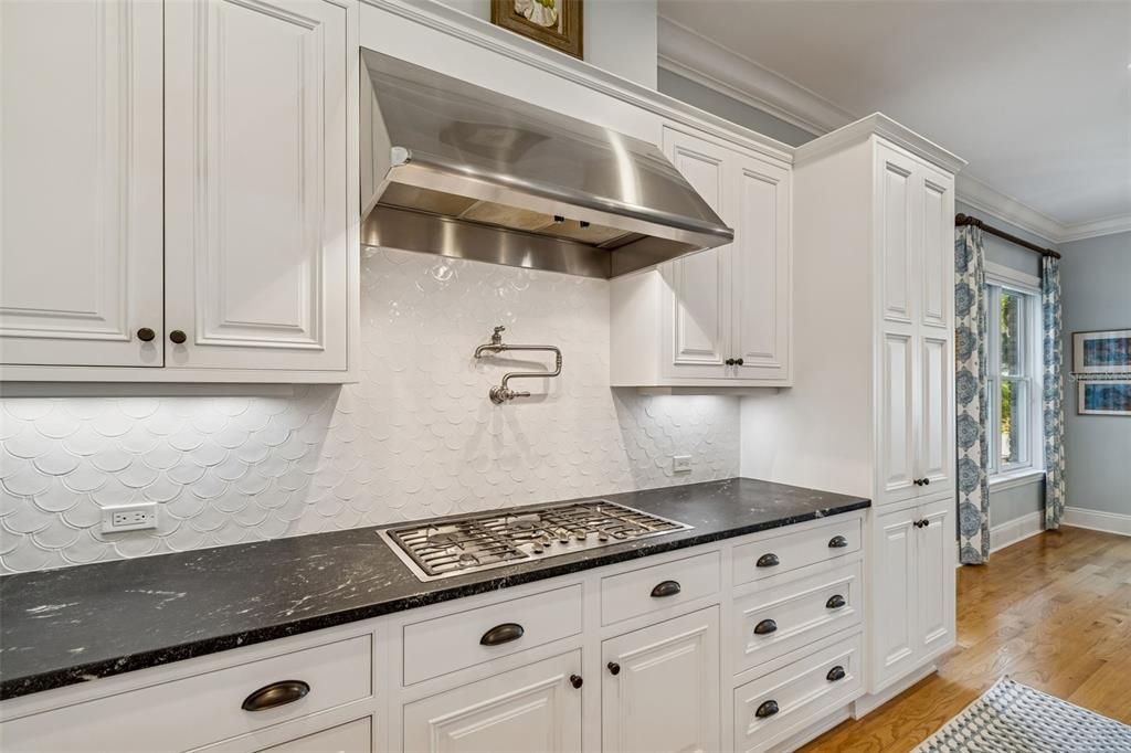En Venta: $4,495,000 (5 camas, 5 baños, 5325 Pies cuadrados)