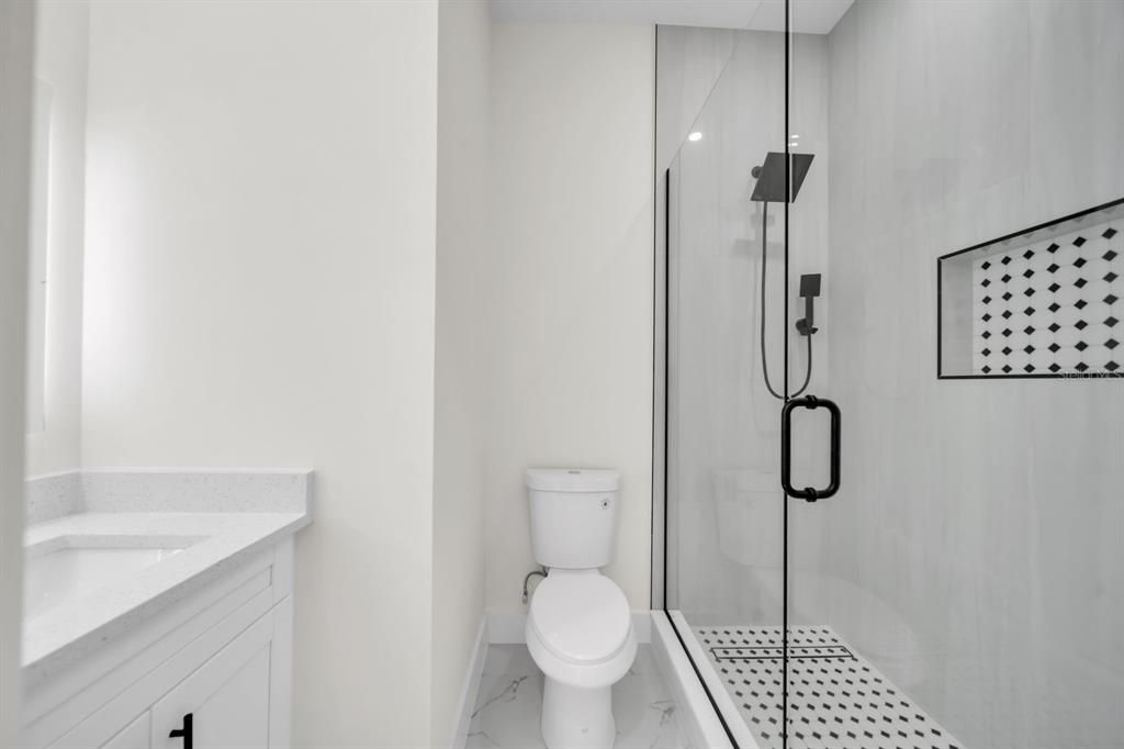 На продажу: $289,900 (3 спален, 3 ванн, 1057 Квадратных фут)