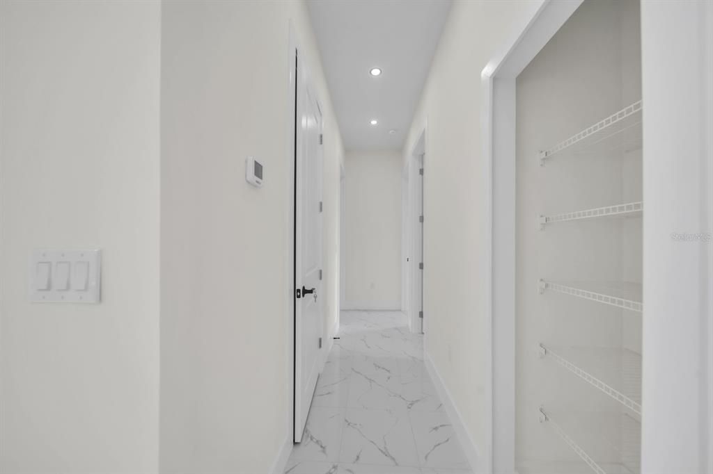 На продажу: $289,900 (3 спален, 3 ванн, 1057 Квадратных фут)