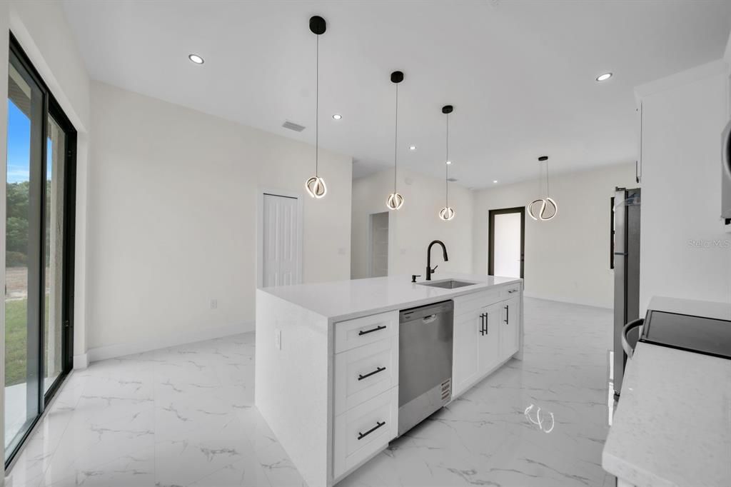 На продажу: $289,900 (3 спален, 3 ванн, 1057 Квадратных фут)