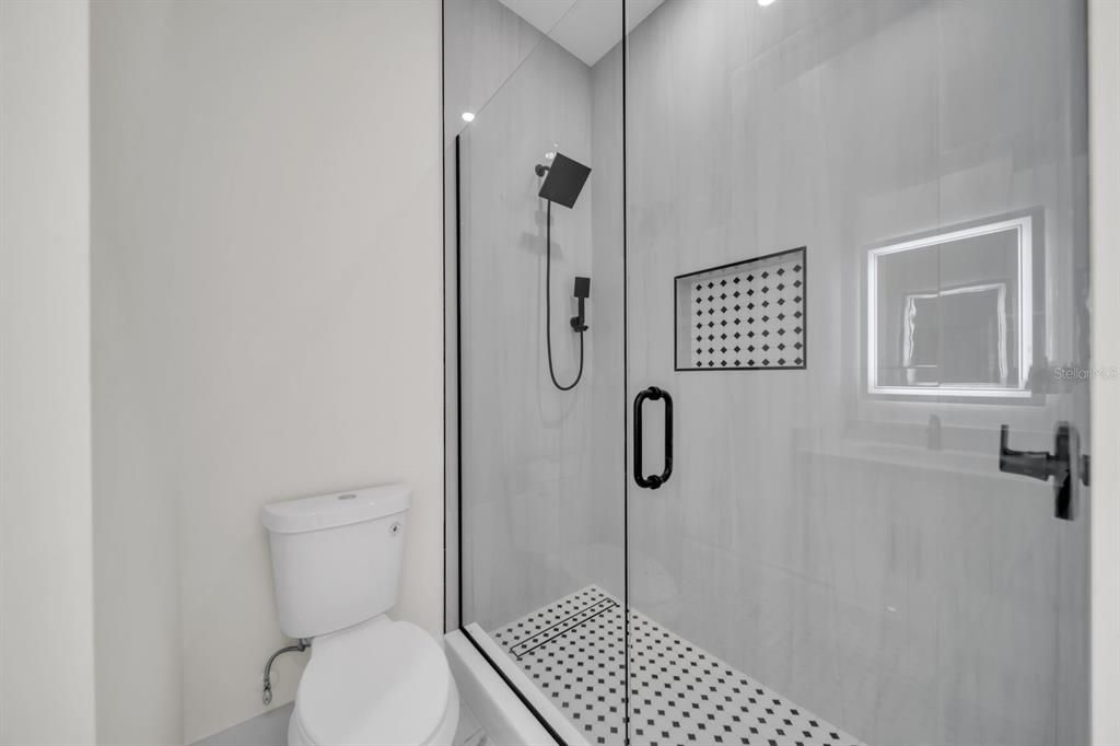 На продажу: $289,900 (3 спален, 3 ванн, 1057 Квадратных фут)