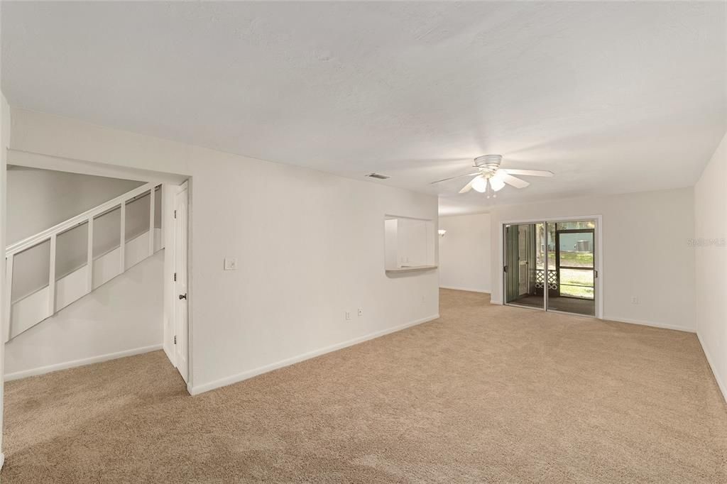 На продажу: $174,400 (4 спален, 2 ванн, 1638 Квадратных фут)